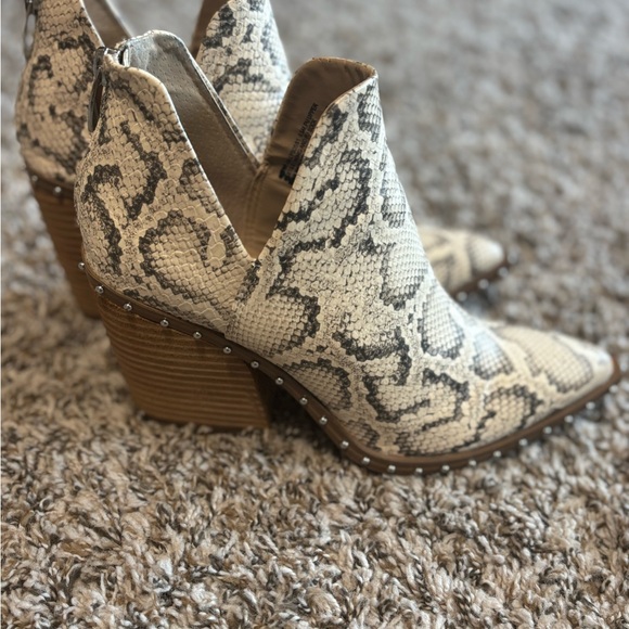 Steve Madden Shoes - Steve Madden Alyse Boots